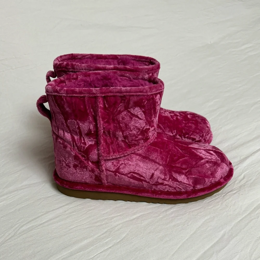 UGG Classic Mini II Velvet Boot Raspberry Sorbet Wool Lining Size 6 Classic